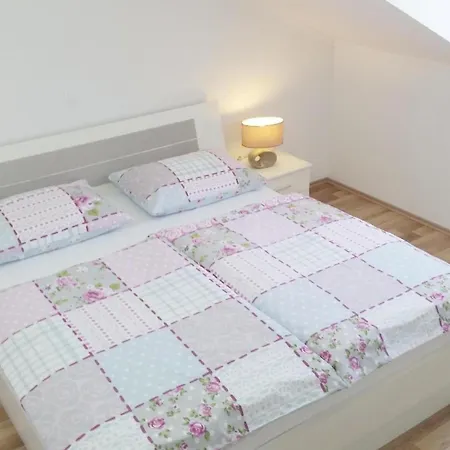 Apartamento Helle Mit Moderner Einrichtung In Angenehmen Farben Mit Balkon Und Meerblick *